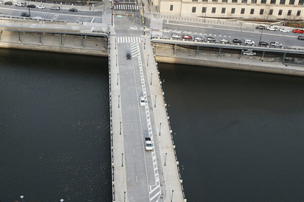 Photo of the Chestnut Street Bridge