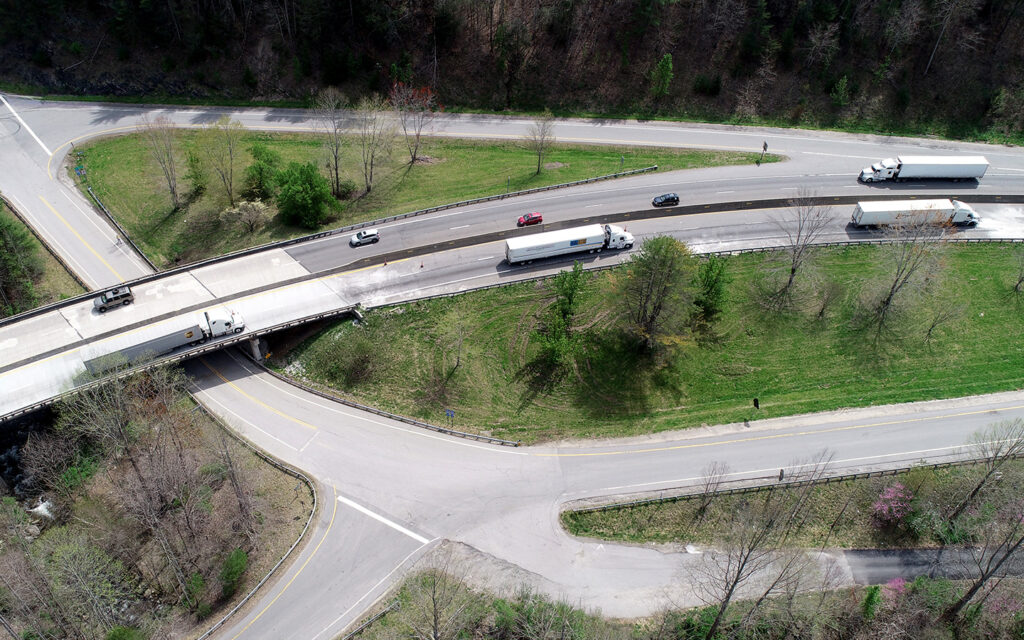 Aerial view photo of I-40 bridge in Tennessee