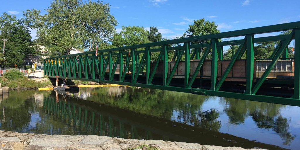 Side view photo of the Davis Avenue Bridge in Greenwich, Connecticut