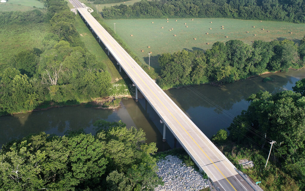 Aerial view photo of bridge over Duck River in Tennessee