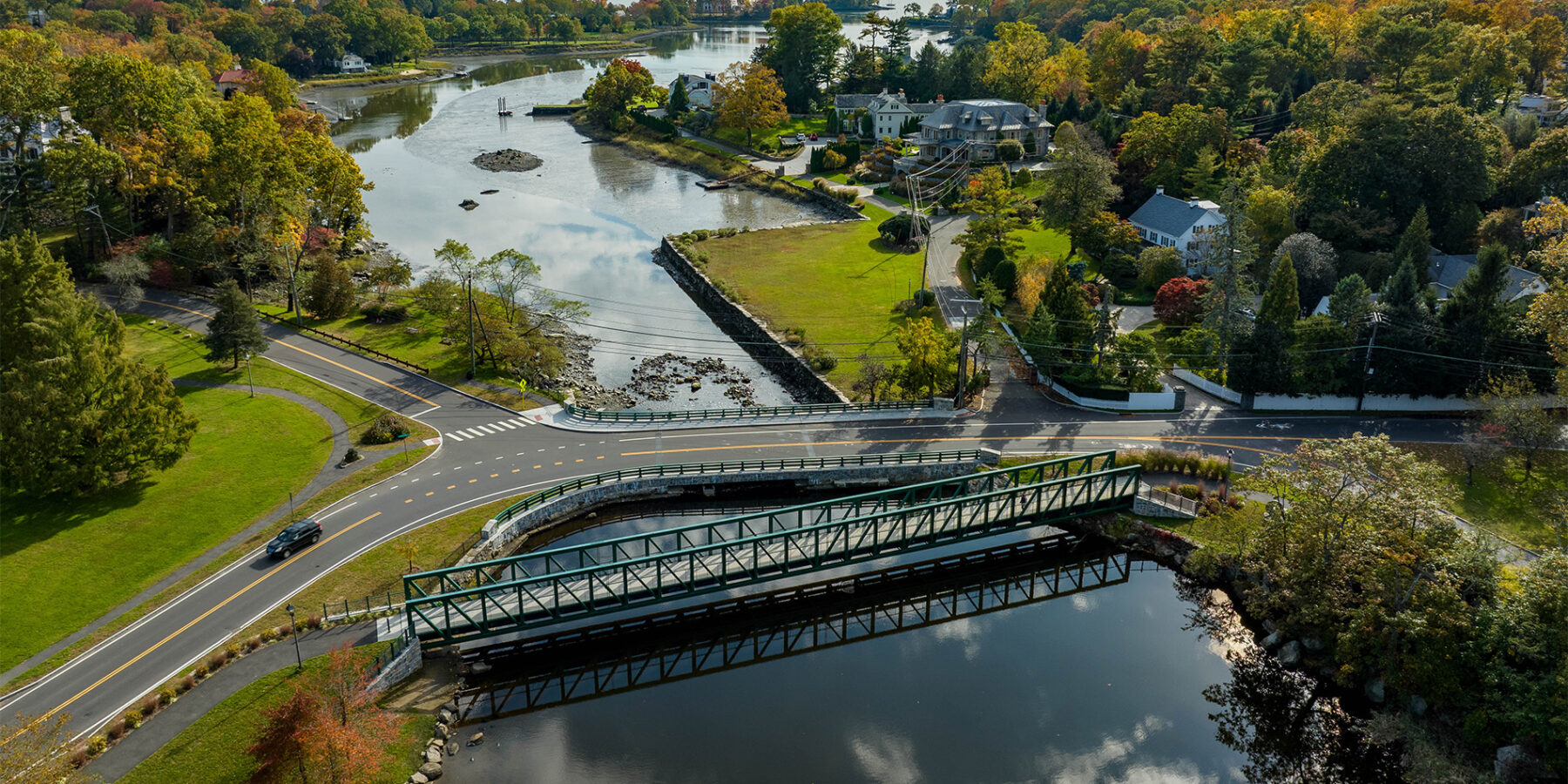 Aerial view of Davis Avenue vehicular and pedestrian bridges in Bruce Park