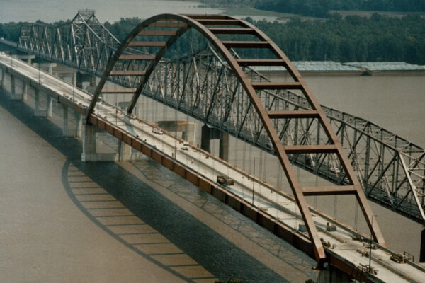 aeria view of the tied arch bridge carrying I-255 over the Mississippi River