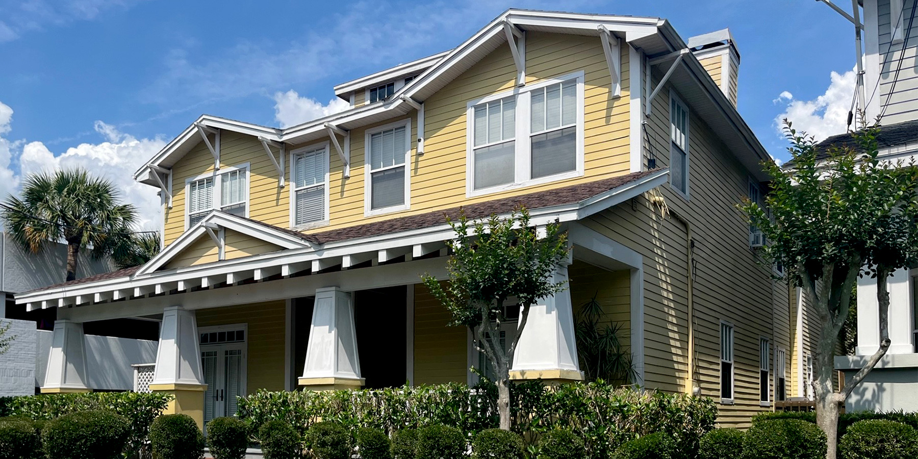 Photo of a 4-plex housing in Hyde Park, FL