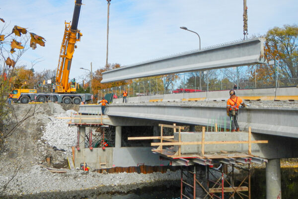 photo of Bridge Street Bridge during construction when the beams were being placed