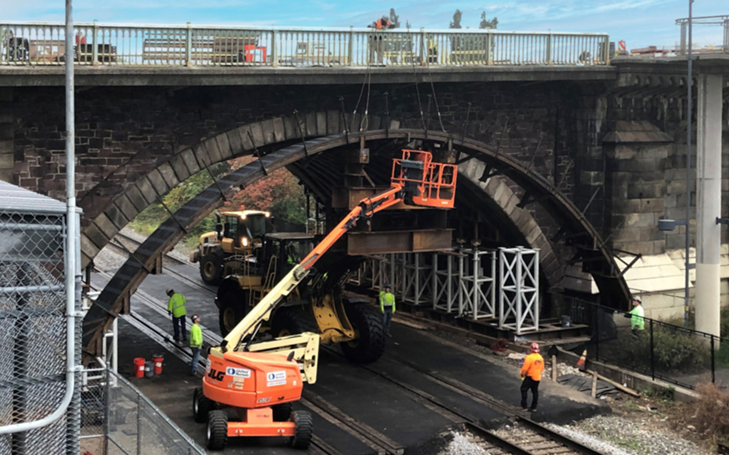 A photo of the Chestnut Street bridges during construction from the ground