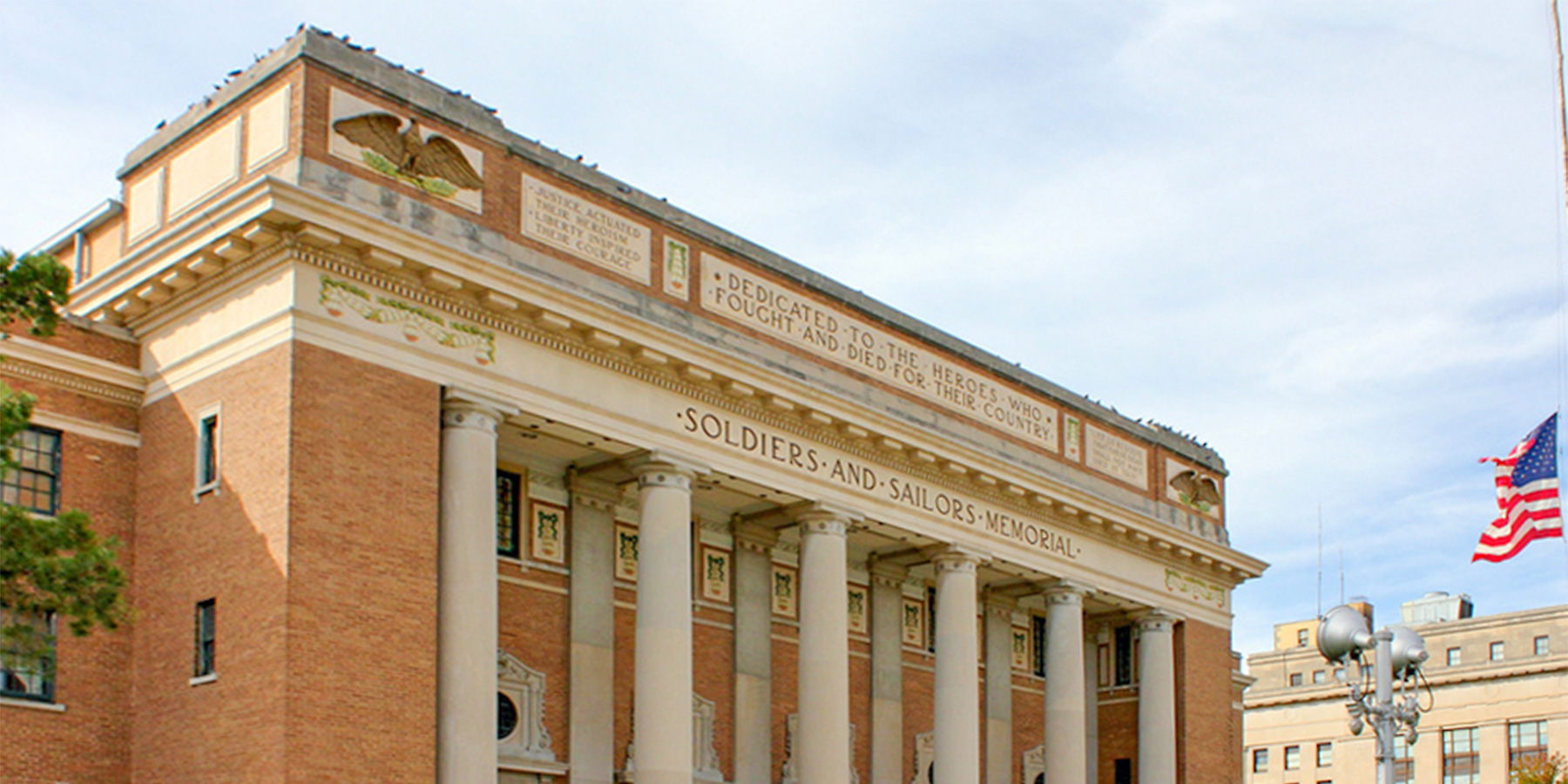 Photo of the Soldiers and Sailors Memorial Hall entrance in Kansas City, KS