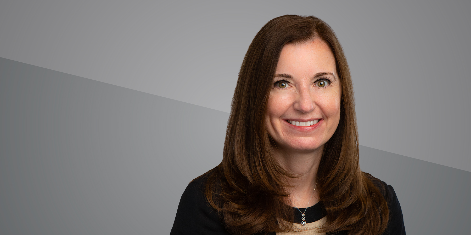 headshot of Erin Lavelle